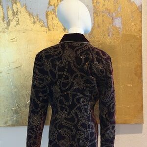 **VINTAGE Scott McClintock Cabernet Velvet Blazer with Gold Chain Design